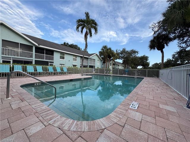 133 Wading Bird CIR 202, Naples, FL 34110