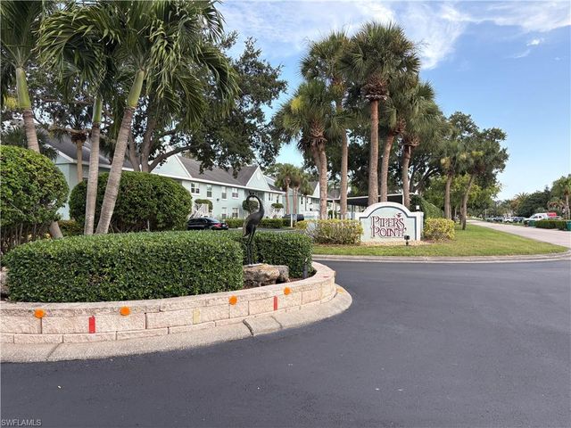 133 Wading Bird CIR 202, Naples, FL 34110