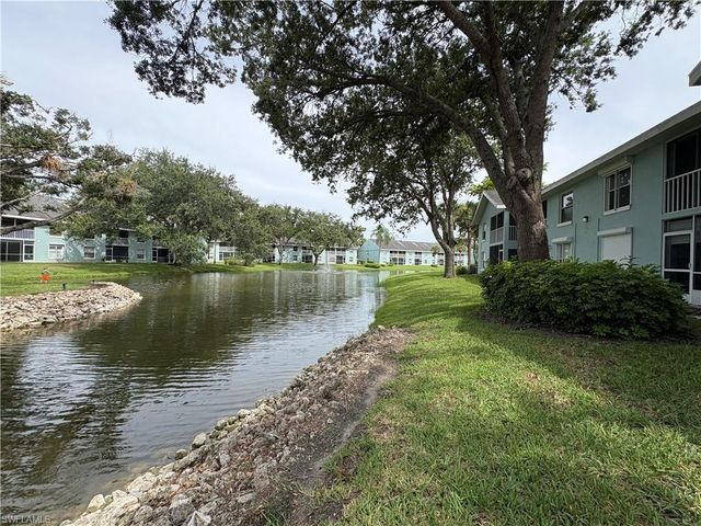 133 Wading Bird CIR 202, Naples, FL 34110