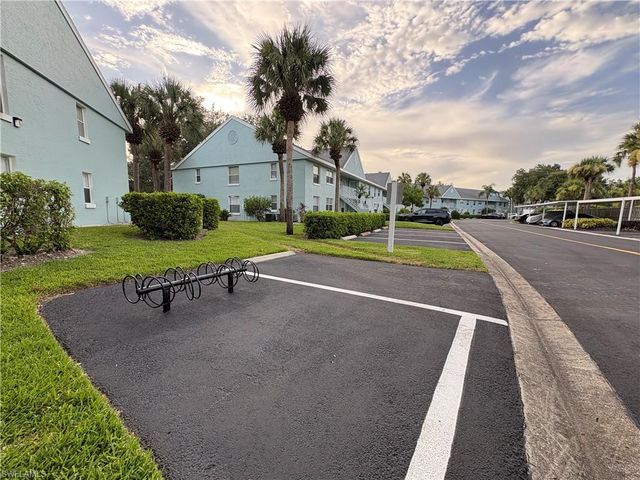 133 Wading Bird CIR 202, Naples, FL 34110