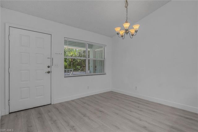 133 Wading Bird CIR 202, Naples, FL 34110