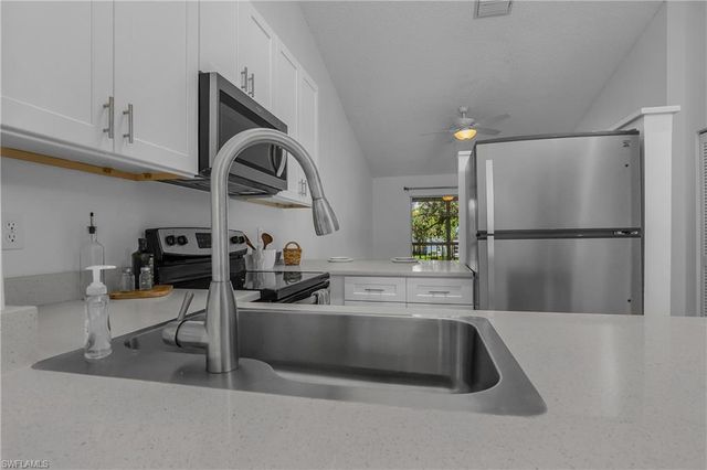 133 Wading Bird CIR 202, Naples, FL 34110