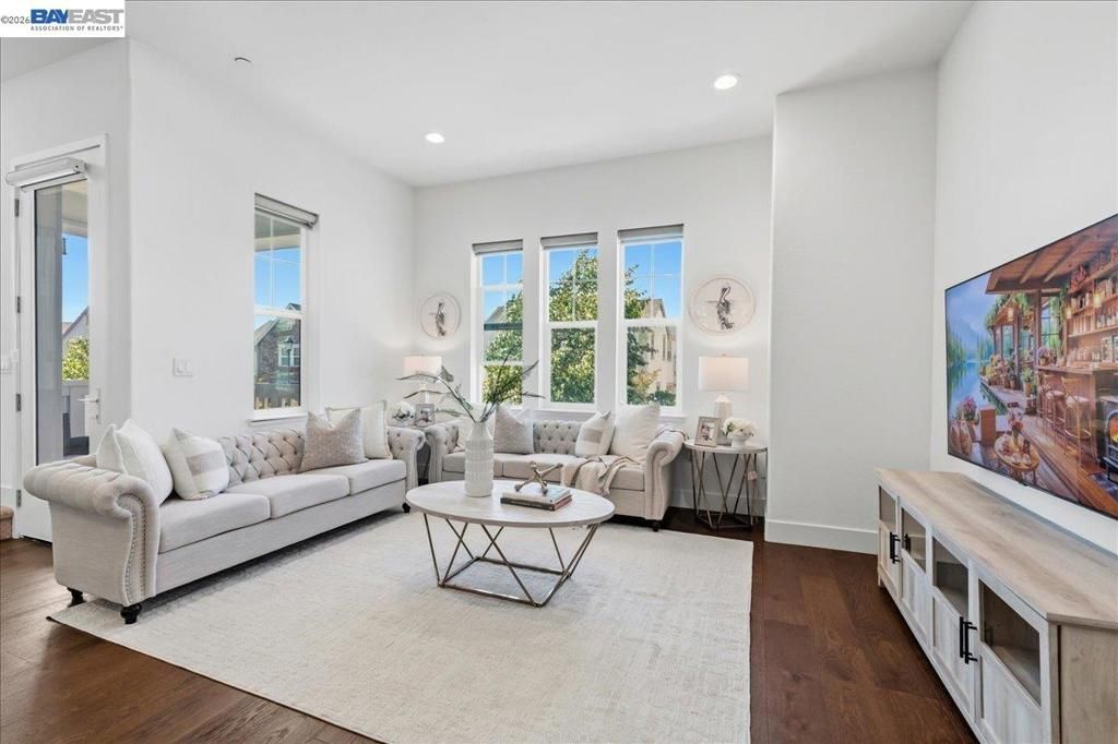 Image 11 of property listing at 4367 Panorama Dr, Dublin, CA 94568