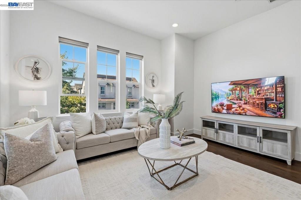 Image 13 of property listing at 4367 Panorama Dr, Dublin, CA 94568