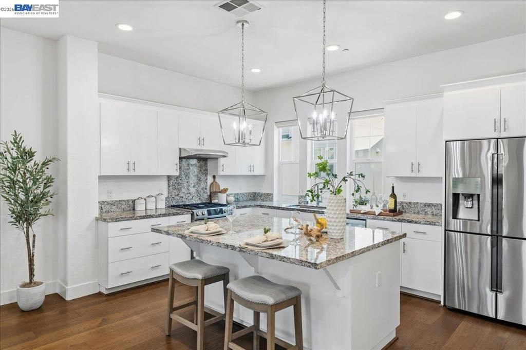 Image 5 of property listing at 4367 Panorama Dr, Dublin, CA 94568