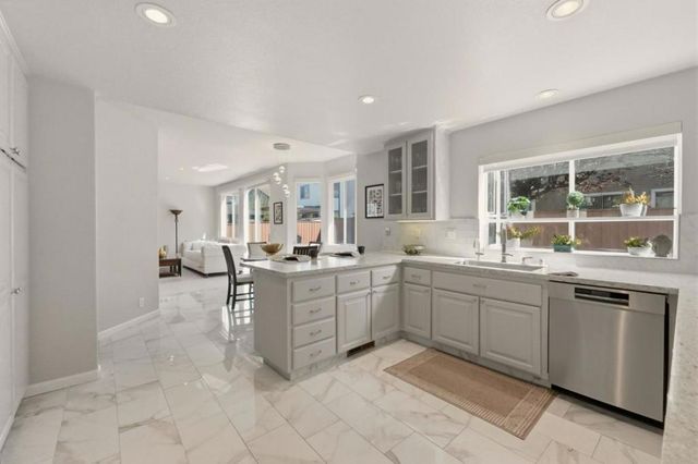 1252 Montcourse Lane, San Jose, CA 95131