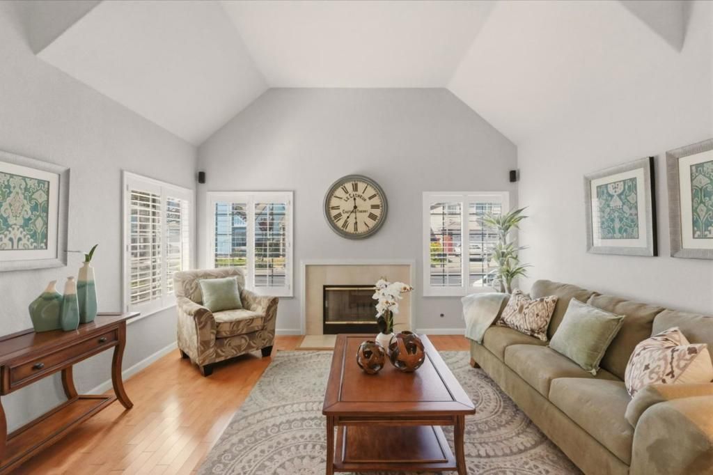 Image 10 of property listing at 1252 Montcourse Lane, San Jose, CA 95131