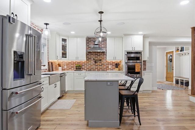 2800 S OLIVET RD, Columbia, MO 65201