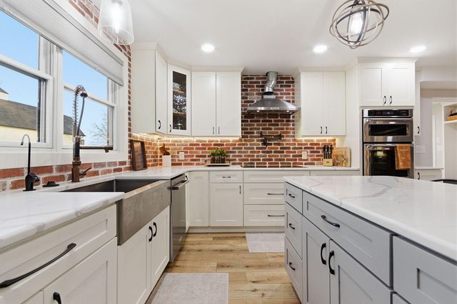 2800 S OLIVET RD, Columbia, MO 65201