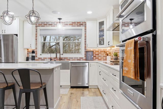 2800 S OLIVET RD, Columbia, MO 65201