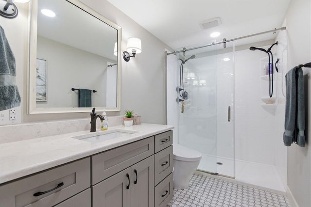 2800 S OLIVET RD, Columbia, MO 65201