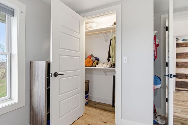 2800 S OLIVET RD, Columbia, MO 65201