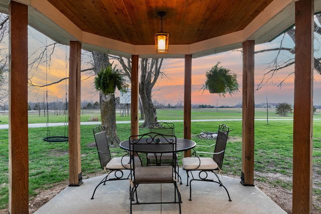 2800 S OLIVET RD, Columbia, MO 65201