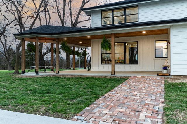 2800 S OLIVET RD, Columbia, MO 65201