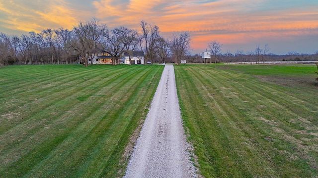 2800 S OLIVET RD, Columbia, MO 65201