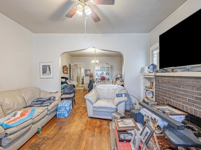 1824 S Austin Boulevard, Cicero, IL 60804