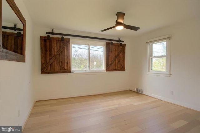 2400 LINGLESTOWN RD, Harrisburg, PA 17110