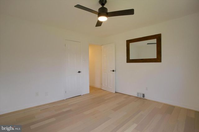 2400 LINGLESTOWN RD, Harrisburg, PA 17110