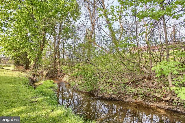 2400 LINGLESTOWN RD, Harrisburg, PA 17110