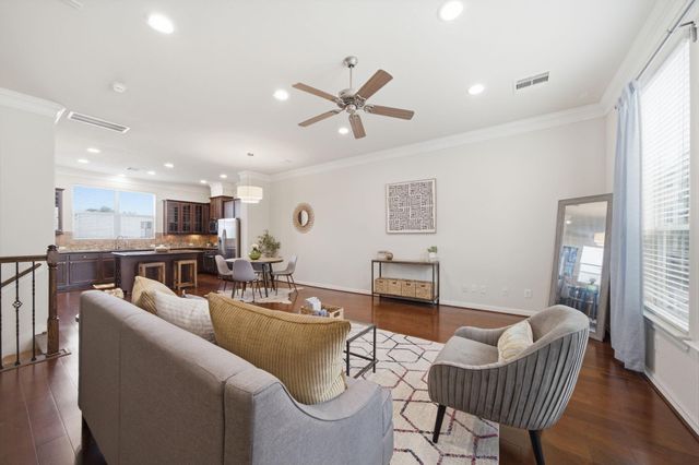 6363 Fairdale Lane L, Houston, TX 77057