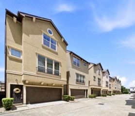 6363 Fairdale Lane L, Houston, TX 77057