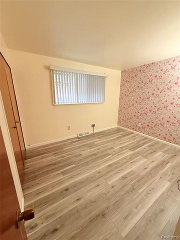 2630 Antonia Lane, Warren, MI 48091