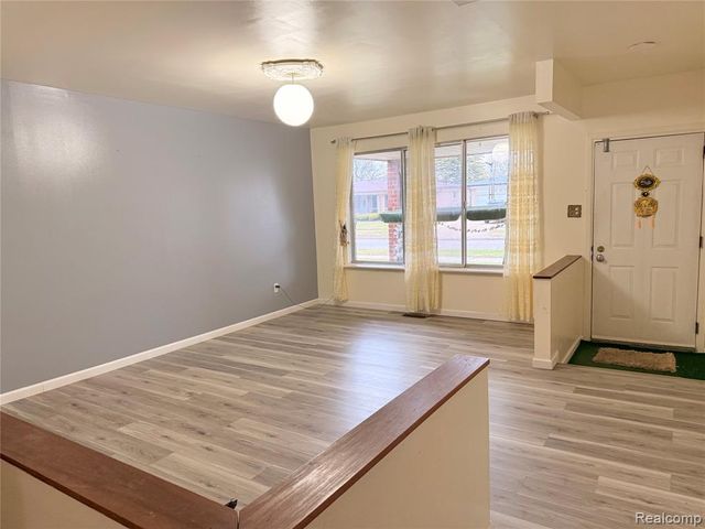 2630 Antonia Lane, Warren, MI 48091