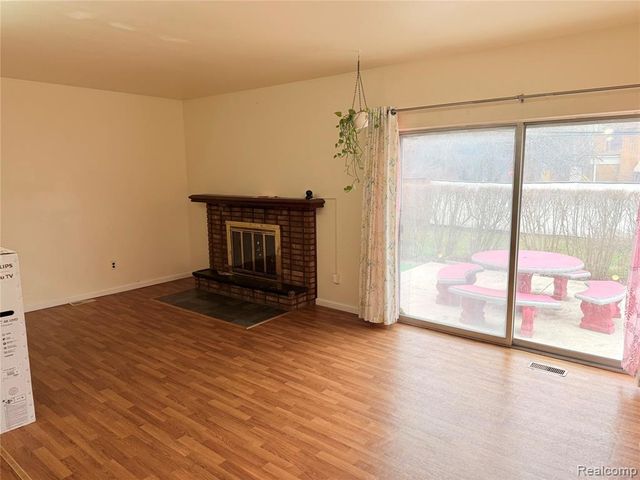 2630 Antonia Lane, Warren, MI 48091