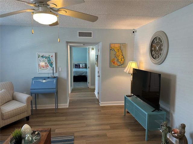 6930 PLACE DE LA PAIX 1A, South Pasadena, FL 33707