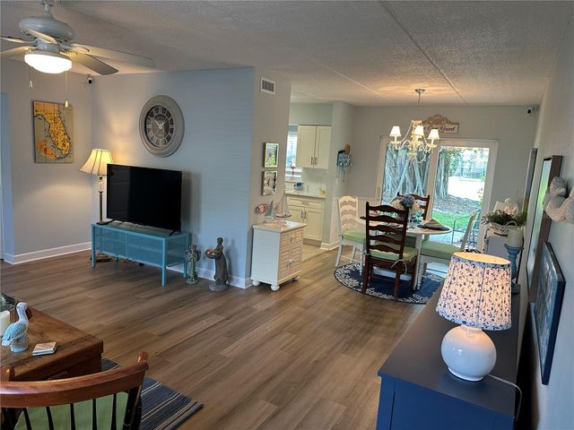 6930 PLACE DE LA PAIX 1A, South Pasadena, FL 33707