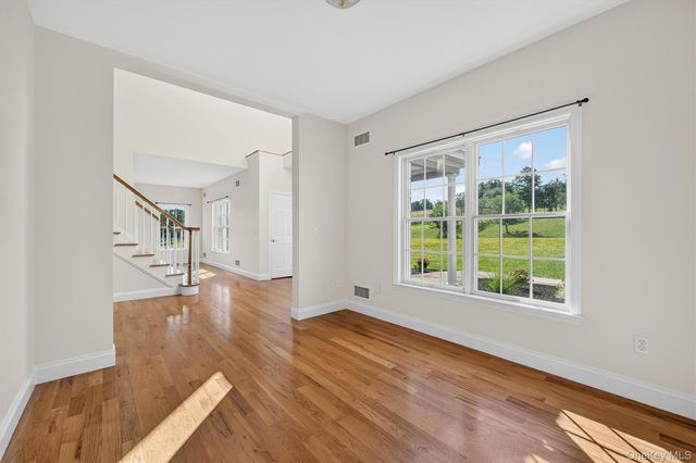 6 Dorian Way, Campbell Hall, NY 10916