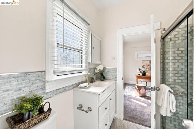 1028 57Th St, Oakland, CA 94608