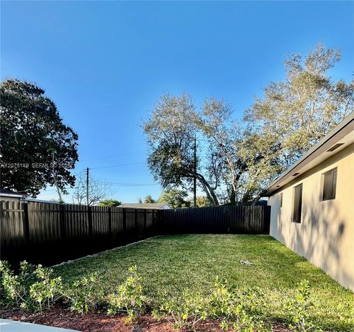 2421 NW 152nd Terrace, Miami Gardens, FL 33054