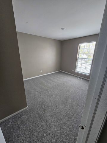 44 E Shagbark Lane, Streamwood, IL 60107