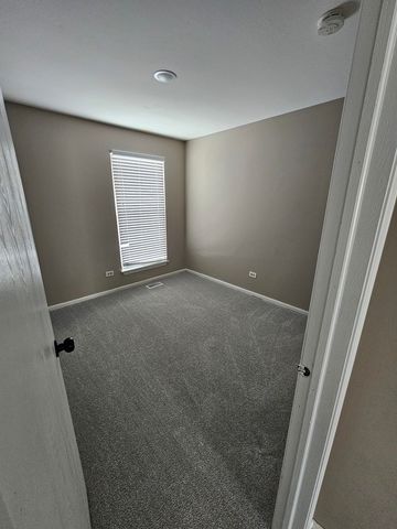 44 E Shagbark Lane, Streamwood, IL 60107