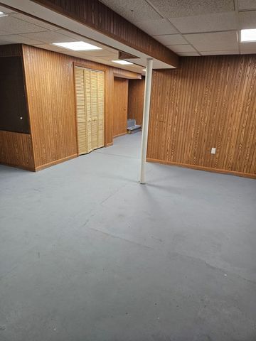 44 E Shagbark Lane, Streamwood, IL 60107