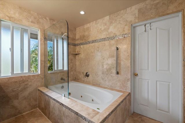 99 Honuea Pl, Kihei, HI 96753