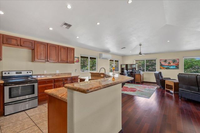 99 Honuea Pl, Kihei, HI 96753