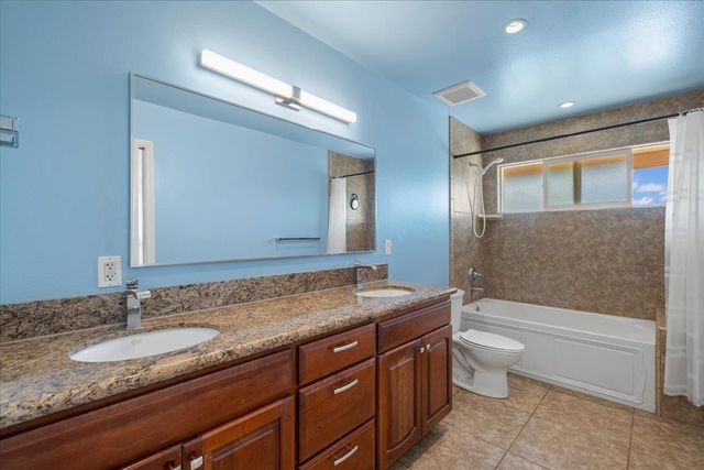 99 Honuea Pl, Kihei, HI 96753