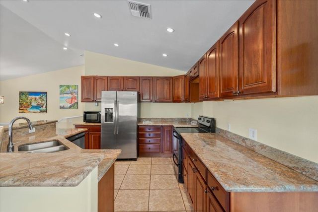 99 Honuea Pl, Kihei, HI 96753