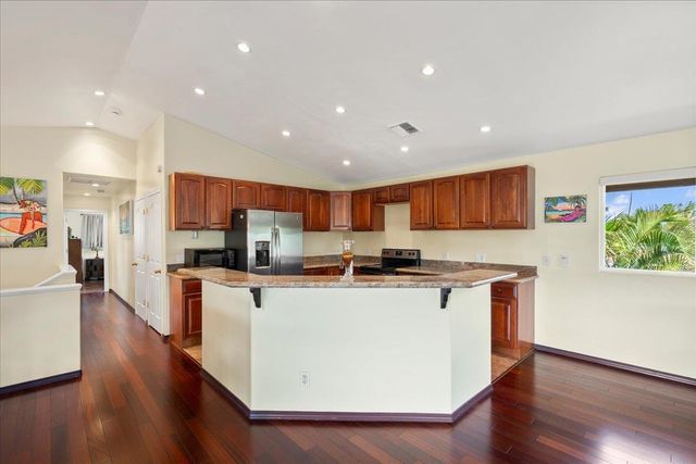 99 Honuea Pl, Kihei, HI 96753