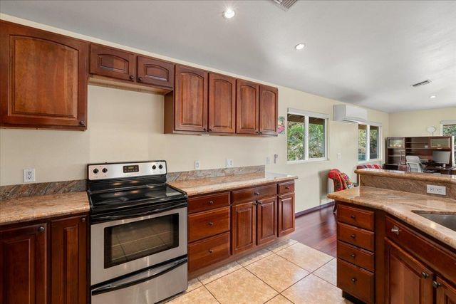 99 Honuea Pl, Kihei, HI 96753