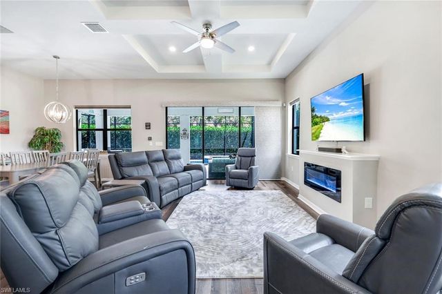 9368 Night Heron LN, Naples, FL 34120