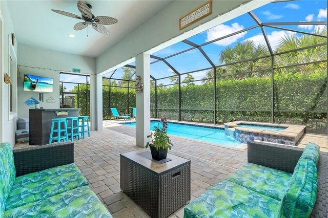 9368 Night Heron LN, Naples, FL 34120