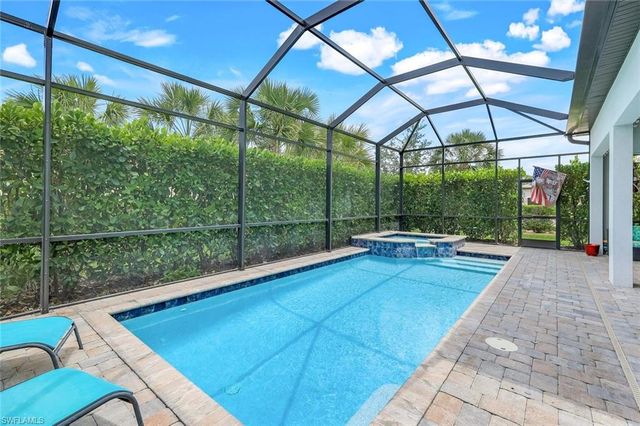 9368 Night Heron LN, Naples, FL 34120