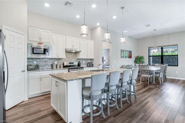 9368 Night Heron LN, Naples, FL 34120