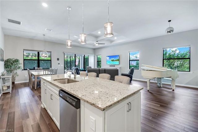 9368 Night Heron LN, Naples, FL 34120