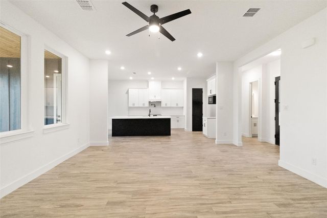 529 Longhorn Trail, Angleton, TX 77515