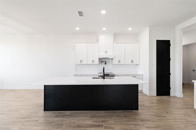 529 Longhorn Trail, Angleton, TX 77515