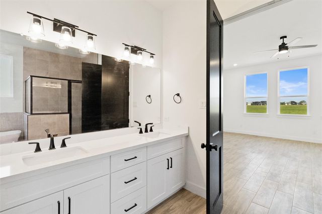 529 Longhorn Trail, Angleton, TX 77515